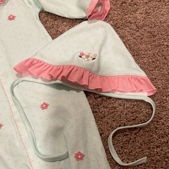 Magnolia baby new born set- gown, hat, burp cloth - never been worn or used - Picture 3 of 5